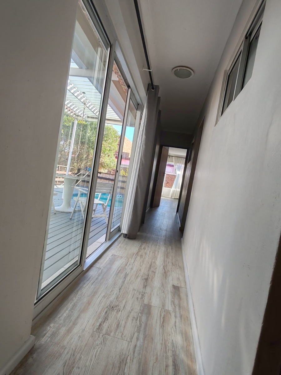 3 Bedroom Property for Sale in De Kelders Western Cape